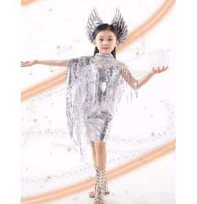 Girl model fashion clothes Silver sequins kids jazz dance dress Children model show catwalk performance costumes futuristic technology metaverse car model stage outfits 